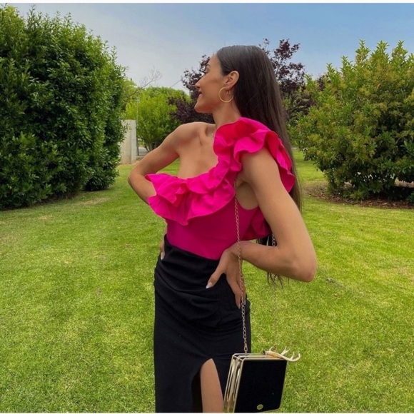 ZARA size XL hot pink one shoulder Ruffle Swimsuit brand new with tags - Picture 2 of 16